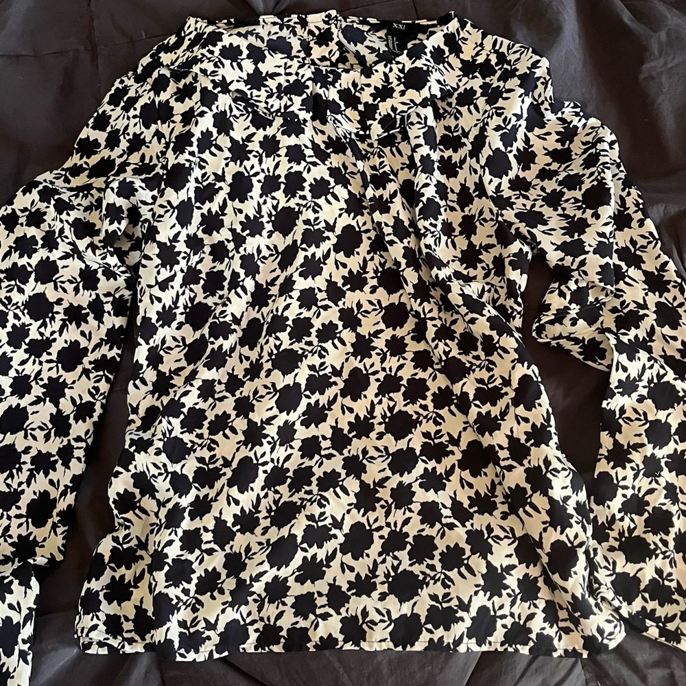 XXI by Forever 21 Peter Pan collar floral blouse Sz S